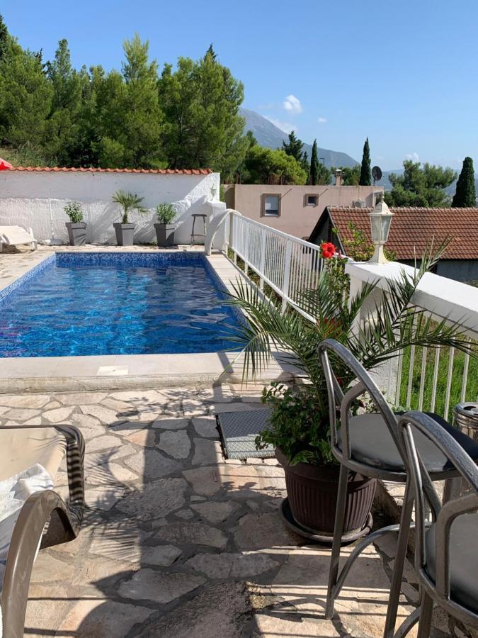 Apartments Ljiljana بار المظهر الخارجي الصورة