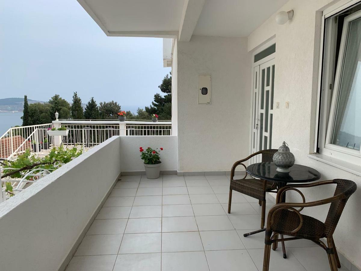 Apartments Ljiljana بار المظهر الخارجي الصورة