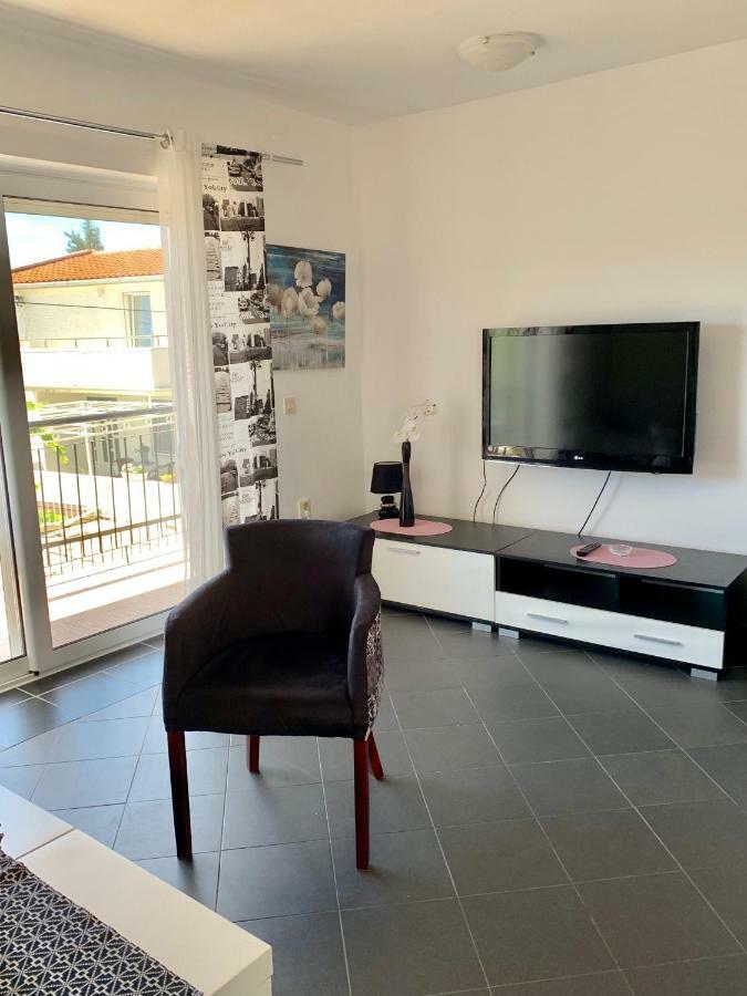 Apartments Ljiljana بار المظهر الخارجي الصورة
