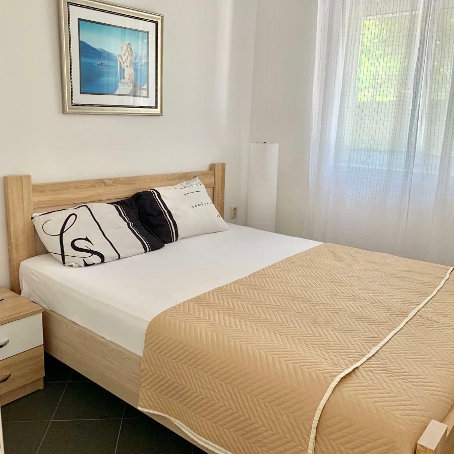 Apartments Ljiljana بار المظهر الخارجي الصورة