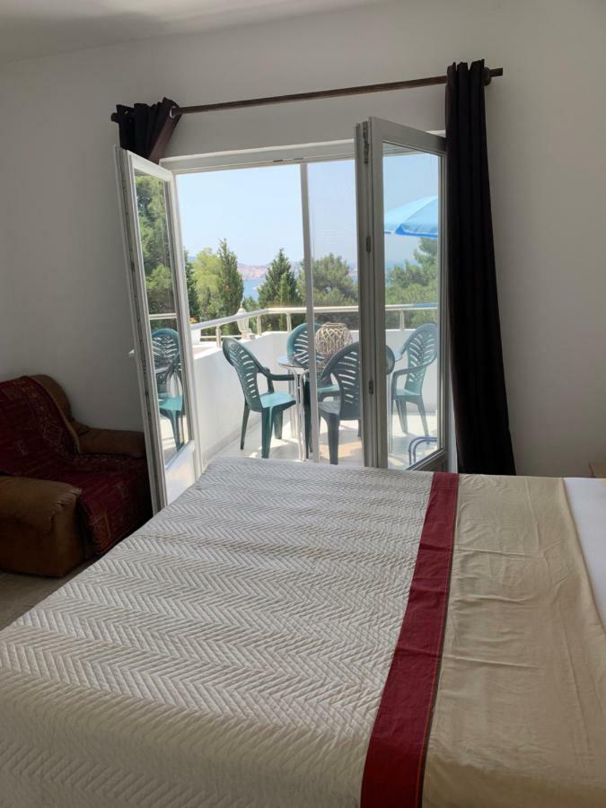 Apartments Ljiljana بار المظهر الخارجي الصورة