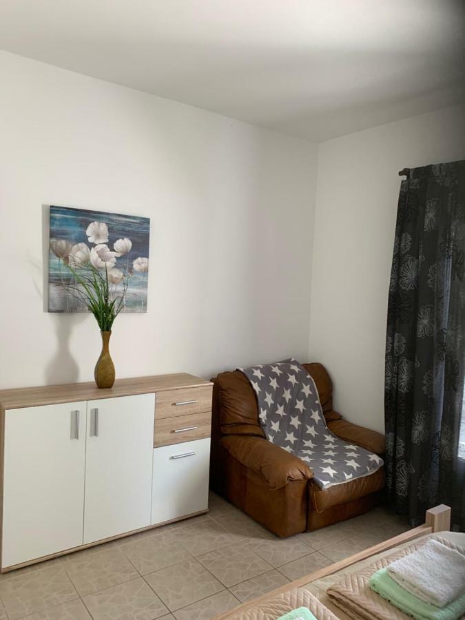 Apartments Ljiljana بار المظهر الخارجي الصورة