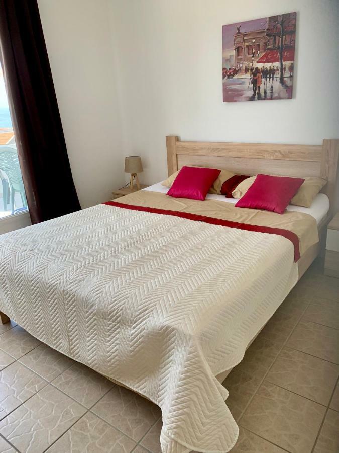 Apartments Ljiljana بار المظهر الخارجي الصورة